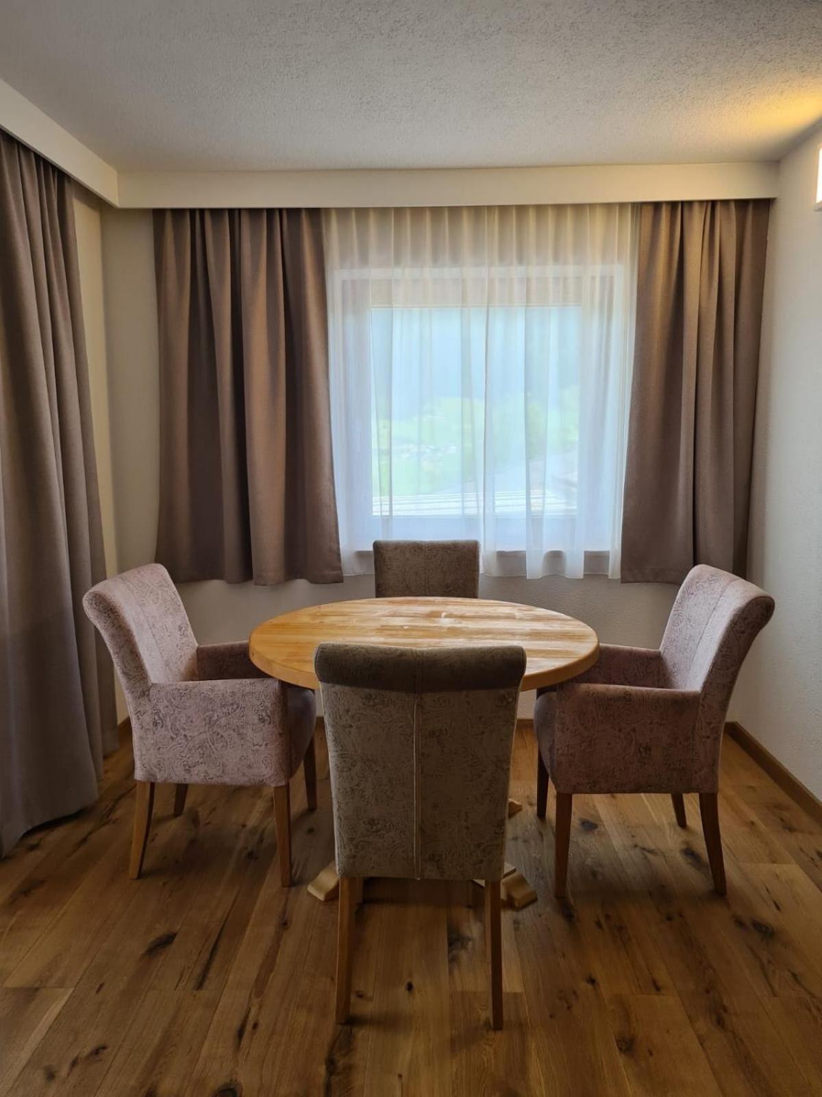 Apartement Huter Jerzens Bagian luar foto